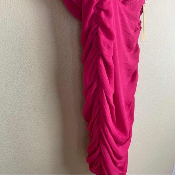 ALICE + OLIVIA Strawberry Ruche Nanette Dress NWT - Picture 7 of 14